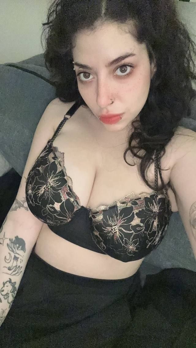 💯🤤 I Can Host or Visit 💚Your Place And Car 📞 7866851049 am also Available and I sell video content and party flavors 😋 Call m - Image 2